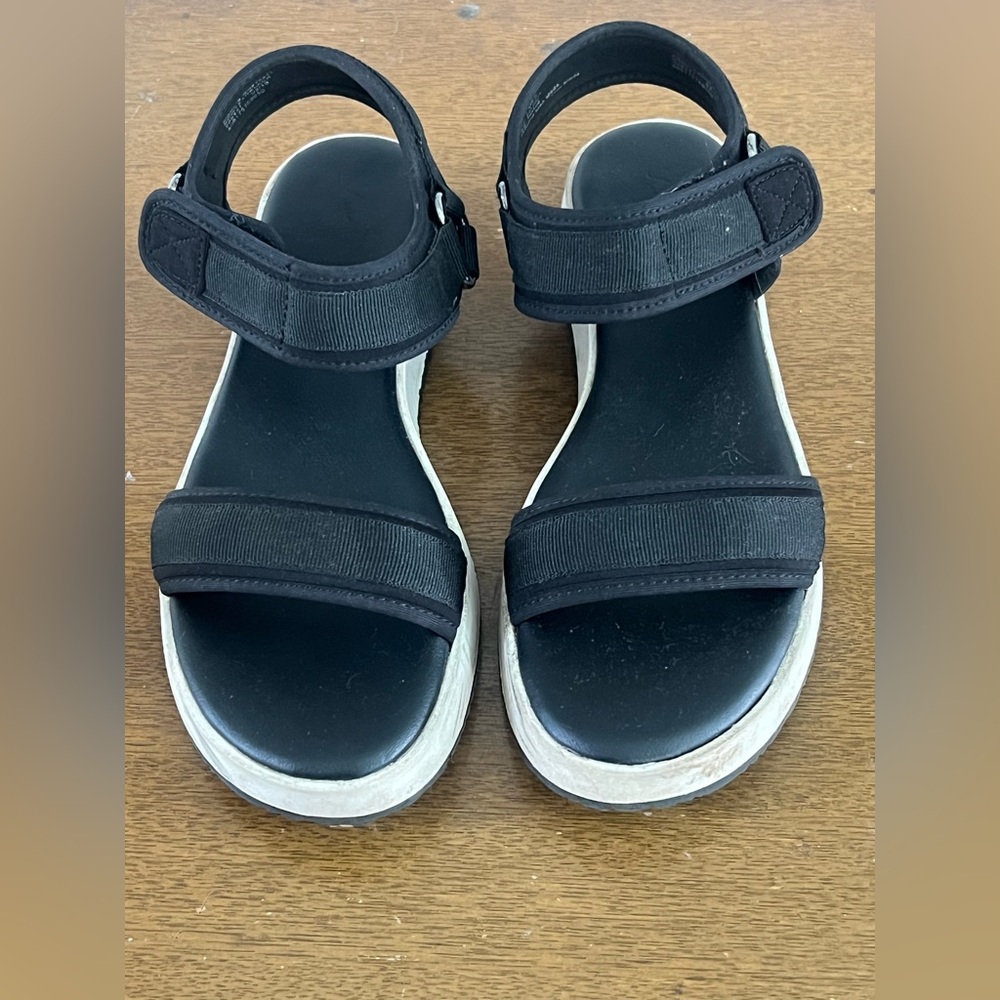 Simply Vera Vera Wang Black Sandals
